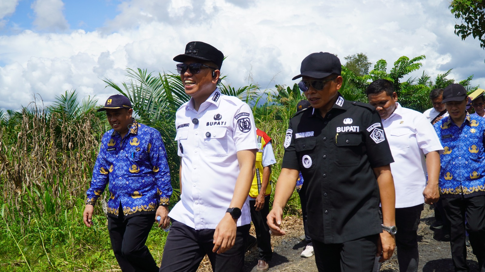Perkuat Konektivitas Wilayah, Dua Bupati Kompak Tinjau Lokasi Jembatan Penghubung