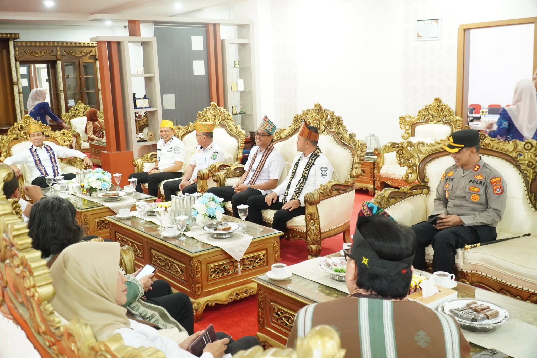 Bupati Konawe Sambut Wamendagri Jelang Pembukaan Temu Karya Nasional